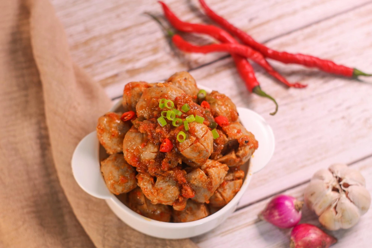 Bakso Mercon 19: Rasa Pedas yang Bikin Ketagihan di Adipala